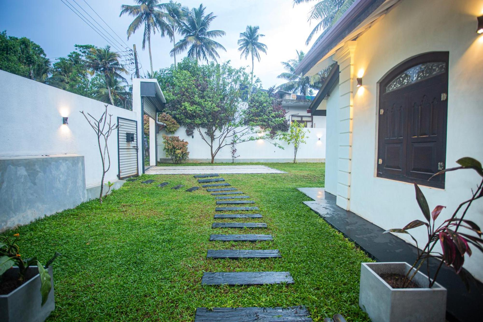 Villa Risithenmi Ahangama Esterno foto