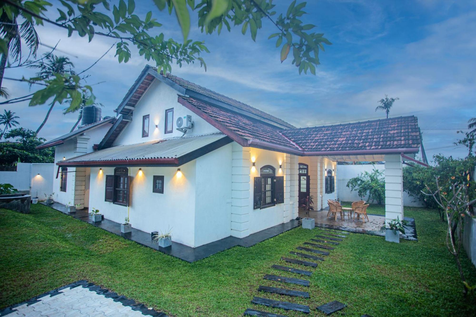 Villa Risithenmi Ahangama Esterno foto
