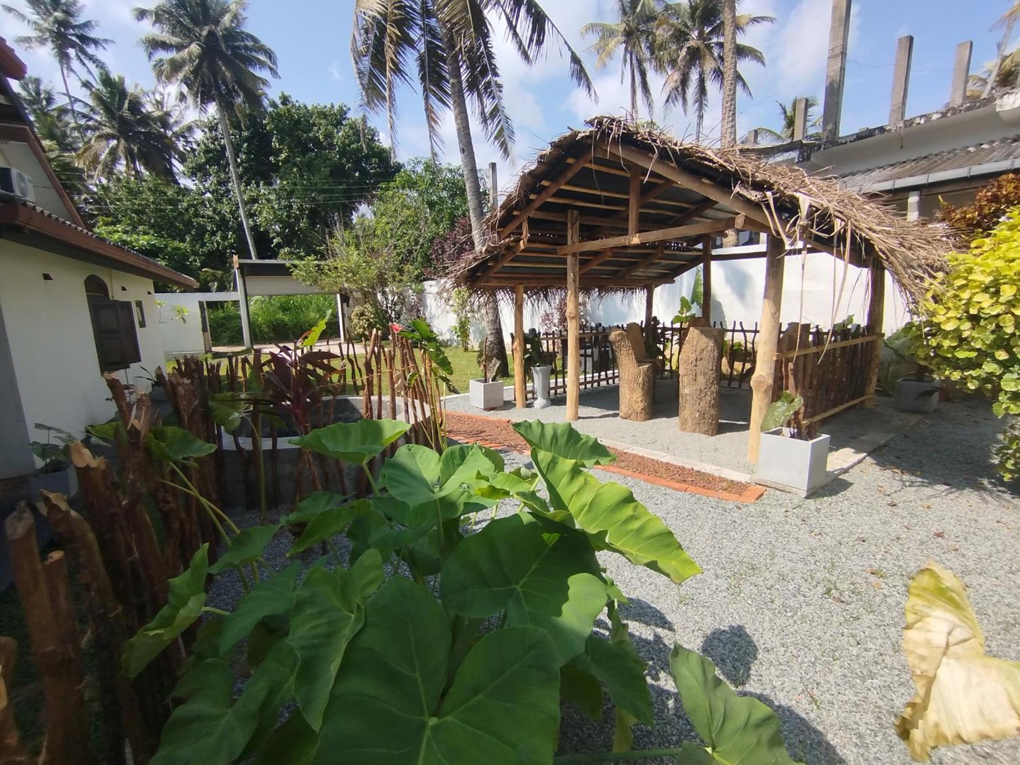 Villa Risithenmi Ahangama Esterno foto