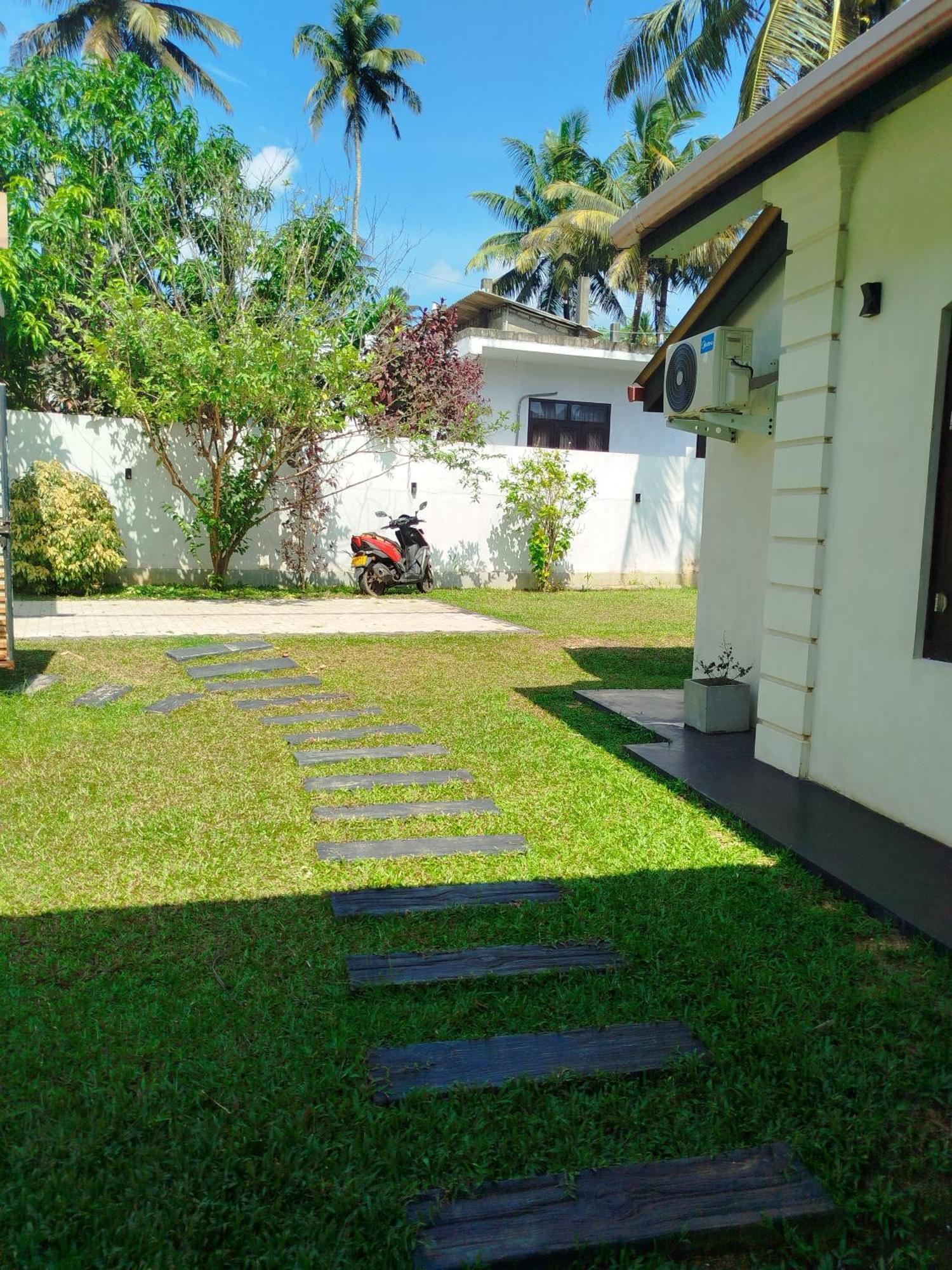 Villa Risithenmi Ahangama Esterno foto